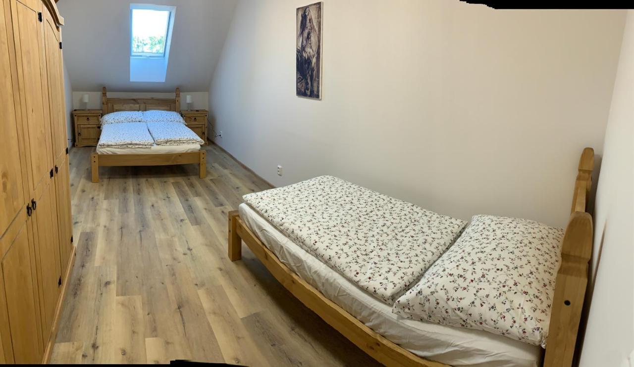 Apartmany Statek Bezdedice Hostomice Ngoại thất bức ảnh