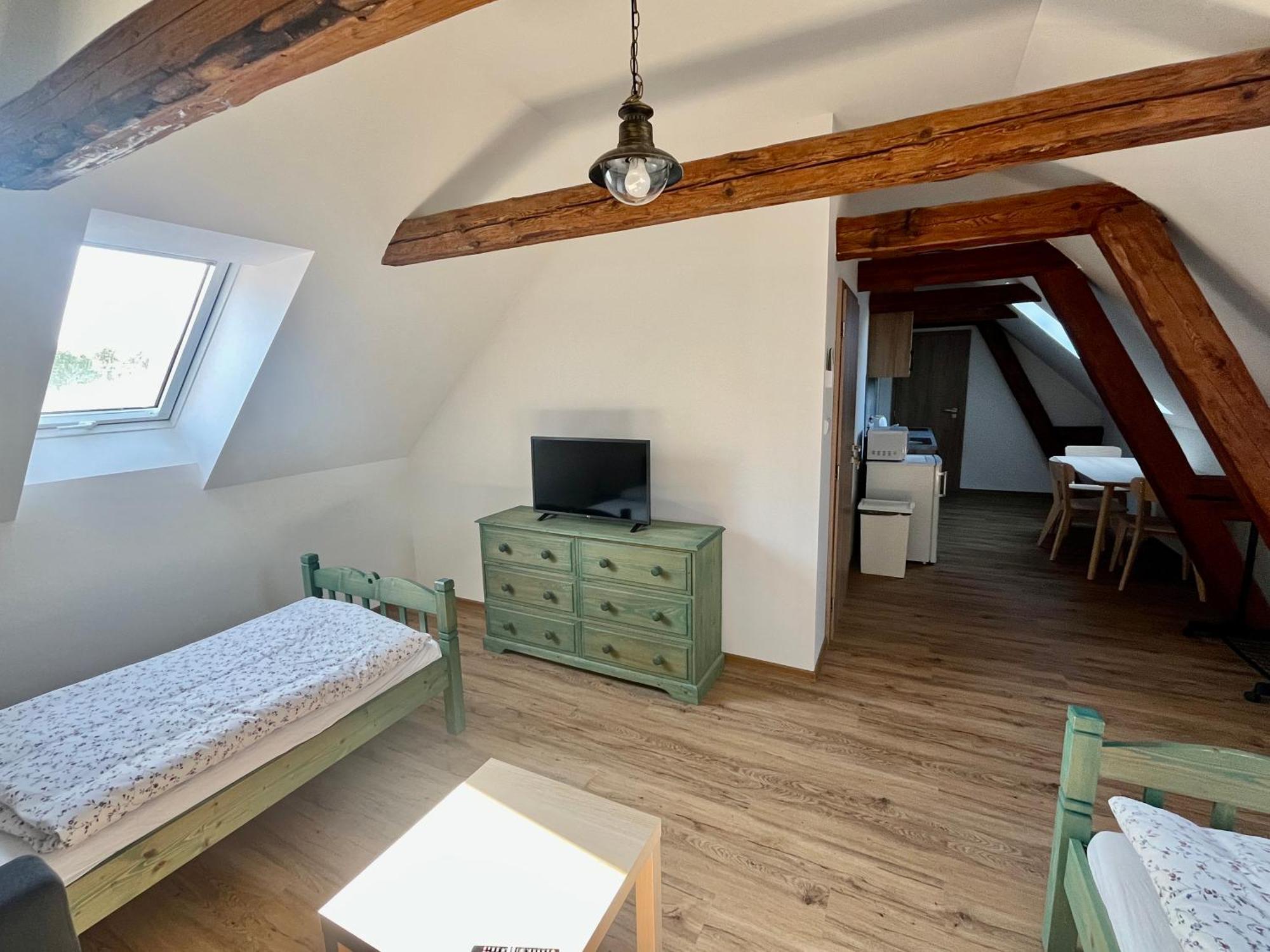 Apartmany Statek Bezdedice Hostomice Ngoại thất bức ảnh